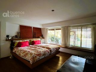 Foto 18 de Venta. Casa 7 ambientes con parque en Gonnet.