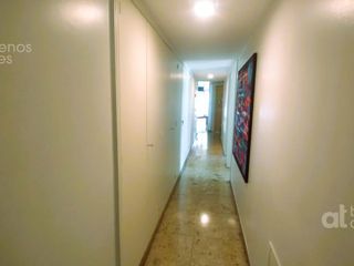 Foto 17 de Venta. Casa 7 ambientes con parque en Gonnet.