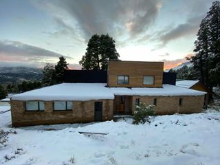 Foto 2 de Casa en venta - 4 Dormitorios 5 Baños - Cochera - 500Mts2 - San Martín de Los Andes