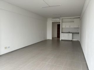 Foto 3 de Oficina en Venta con renta en Agora III, 46 Plaza, Pilar