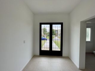 Foto 6 de VENTA CASA HARAS SANTA MARIA LOS MOLINOS 4 AMB