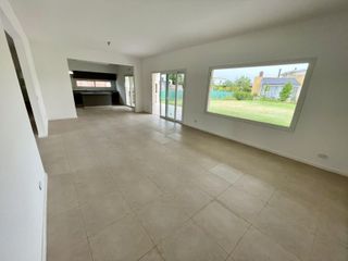 Foto 8 de VENTA CASA HARAS SANTA MARIA LOS MOLINOS 4 AMB