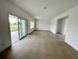 Foto 9 de VENTA CASA HARAS SANTA MARIA LOS MOLINOS 4 AMB