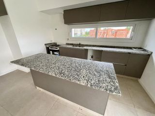 Foto 11 de VENTA CASA HARAS SANTA MARIA LOS MOLINOS 4 AMB