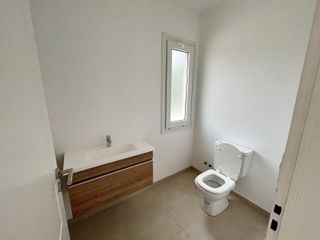 Foto 12 de VENTA CASA HARAS SANTA MARIA LOS MOLINOS 4 AMB