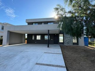 Foto 1 de San Matías | Venta | Importante casa a laguna a estrenar en área 5