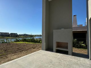 Foto 31 de San Matías | Venta | Importante casa a laguna a estrenar en área 5