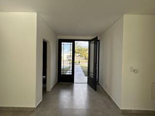 Foto 2 de Casa en una planta a Estrenar en cul de sac, Canton Islas