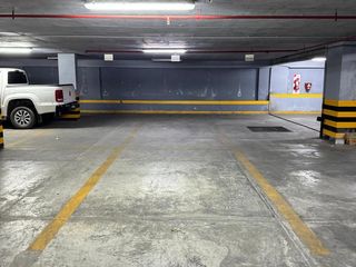 Foto 4 de Amplias cocheras apta camioneta en VENTA en Balcarce al 400, Barrio Norte