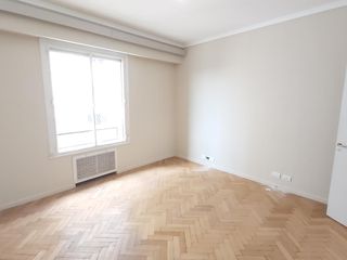 Foto 9 de Departamento en Retiro - 5 Ambientes