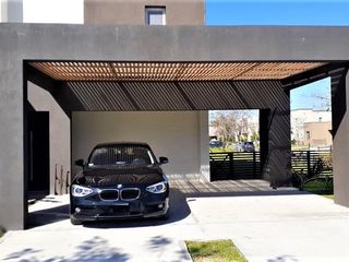 Foto 9 de VENTA CON RENTA, CASA en El Canton - Escobar IMPECABLE