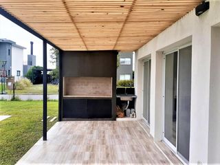 Foto 12 de VENTA CON RENTA, CASA en El Canton - Escobar IMPECABLE