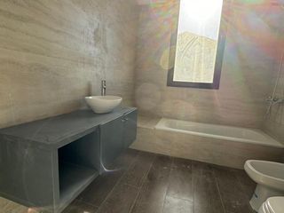 Foto 15 de San Matías - Área 1 | Venta | Casa moderna a la laguna, de 5 amb con pileta