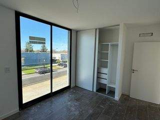 Foto 18 de San Matías - Área 1 | Venta | Casa moderna a la laguna, de 5 amb con pileta