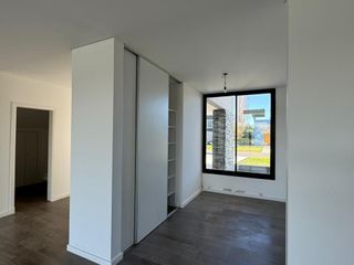 Foto 23 de San Matías - Área 1 | Venta | Casa moderna a la laguna, de 5 amb con pileta