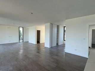 Foto 6 de San Matías - Área 1 | Venta | Casa moderna a la laguna, de 5 amb con pileta