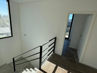 Foto 12 de San Matías - Área 1 | Venta | Casa moderna a la laguna, de 5 amb con pileta