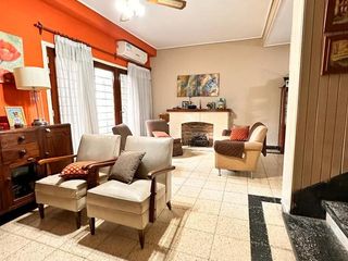 Foto 1 de Amplia casa de 5 dormitorios con galería y pileta, Av. Roca al 1000, Barrio Sur