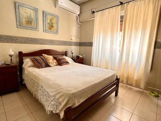Foto 3 de Amplia casa de 5 dormitorios con galería y pileta, Av. Roca al 1000, Barrio Sur