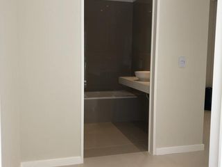 Foto 14 de Exquisito 3 Amb en Suite de Categoría PISO ALTO VISTA ABIERTA.  A estrenar. Incluye Cochera!