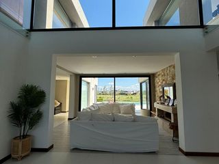 Foto 5 de Casa al Golf en el Barrio El Golf. Nordelta