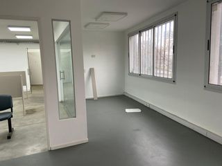 Foto 12 de Alquiler de  Deposito de 1000 mts2 con oficinas Virrey Cevallos al 2000 Mixtura 3