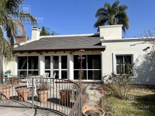 Foto 37 de Excelente Casa en Venta en Villa Belgrano -  5 dormitorios - 550 m2