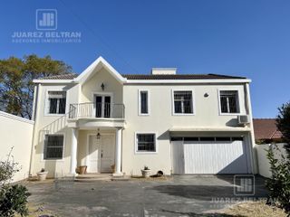 Foto 2 de Excelente Casa en Venta en Villa Belgrano -  5 dormitorios - 550 m2
