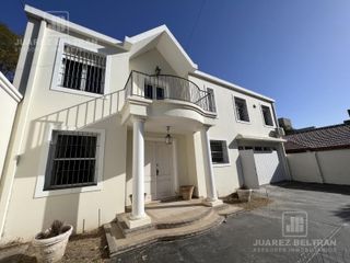 Foto 1 de Excelente Casa en Venta en Villa Belgrano -  5 dormitorios - 550 m2