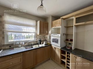 Foto 5 de Excelente Casa en Venta en Villa Belgrano -  5 dormitorios - 550 m2
