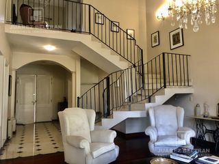 Foto 12 de Excelente Casa en Venta en Villa Belgrano -  5 dormitorios - 550 m2