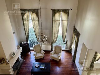 Foto 8 de Excelente Casa en Venta en Villa Belgrano -  5 dormitorios - 550 m2