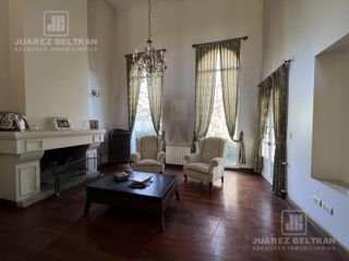 Foto 11 de Excelente Casa en Venta en Villa Belgrano -  5 dormitorios - 550 m2