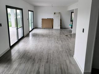 Foto 5 de Casa en El Naudir a estrenar a la laguna 3 dormitorios (1 suite con vestidor) más playroom