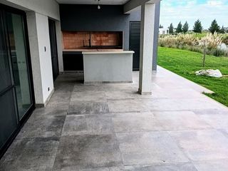 Foto 8 de Casa en El Naudir a estrenar a la laguna 3 dormitorios (1 suite con vestidor) más playroom