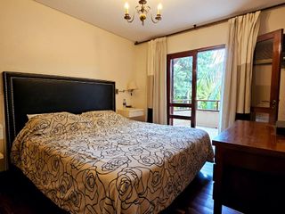Foto 18 de Importante casa de 5 dormitorios en VENTA en lote de 832 m2, zona Parque Guillermina, SMT
