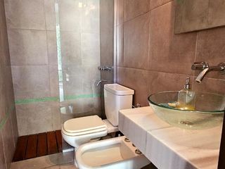 Foto 29 de Importante casa de 5 dormitorios en VENTA en lote de 832 m2, zona Parque Guillermina, SMT