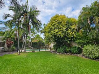Foto 10 de Importante casa de 5 dormitorios en VENTA en lote de 832 m2, zona Parque Guillermina, SMT