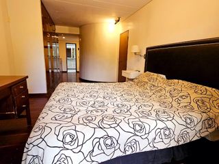 Foto 19 de Importante casa de 5 dormitorios en VENTA en lote de 832 m2, zona Parque Guillermina, SMT