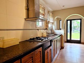 Foto 5 de Importante casa de 5 dormitorios en VENTA en lote de 832 m2, zona Parque Guillermina, SMT