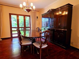 Foto 3 de Importante casa de 5 dormitorios en VENTA en lote de 832 m2, zona Parque Guillermina, SMT