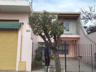 Foto 1 de Casas en venta - 4 Dormitorios 3 Baños 1 Cochera 1 Local - Gonzalez Catan, La Matanza