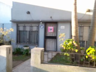 Foto 3 de Casa en venta - 2 Dormitorios 1 Baño - Cochera - 300Mts2 - Ringuelet