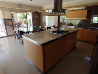 Foto 6 de Alquiler Casa 4 dormitorios Amueblada con cochera - San Marino, Funes Hills, Funes