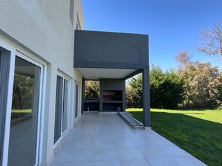 Foto 28 de Casa en venta con renta, 4 ambientes, 3 dormitorios, Barrio Acacias/Puertos