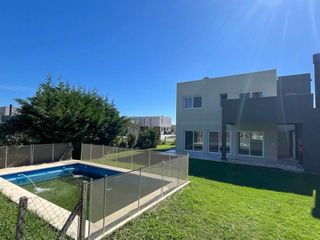 Foto 30 de Casa en venta con renta, 4 ambientes, 3 dormitorios, Barrio Acacias/Puertos