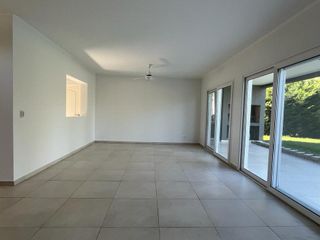 Foto 9 de Casa en venta con renta, 4 ambientes, 3 dormitorios, Barrio Acacias/Puertos