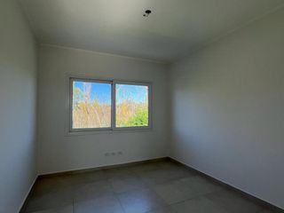 Foto 18 de Casa en venta con renta, 4 ambientes, 3 dormitorios, Barrio Acacias/Puertos