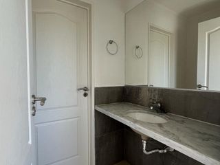 Foto 25 de Casa en venta con renta, 4 ambientes, 3 dormitorios, Barrio Acacias/Puertos