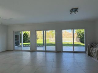 Foto 8 de Casa en venta con renta, 4 ambientes, 3 dormitorios, Barrio Acacias/Puertos